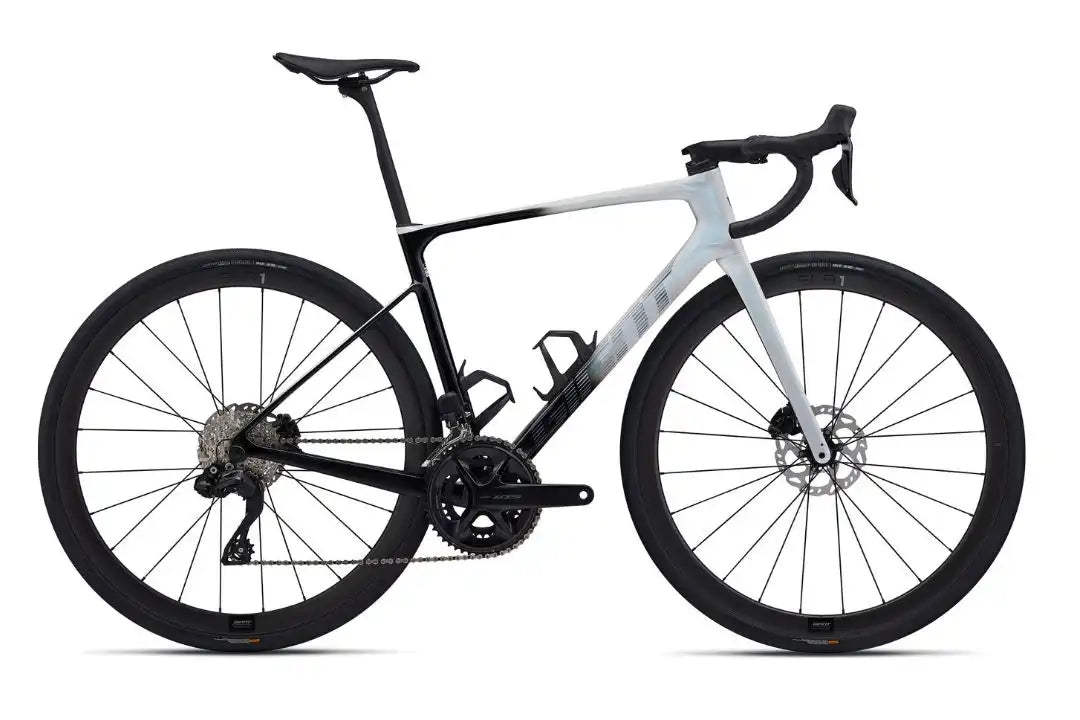 2024 Giant Defy Advanced Pro 1 - Road Bike 2024 Giant Defy Advanced Pro 1 - Road Bike