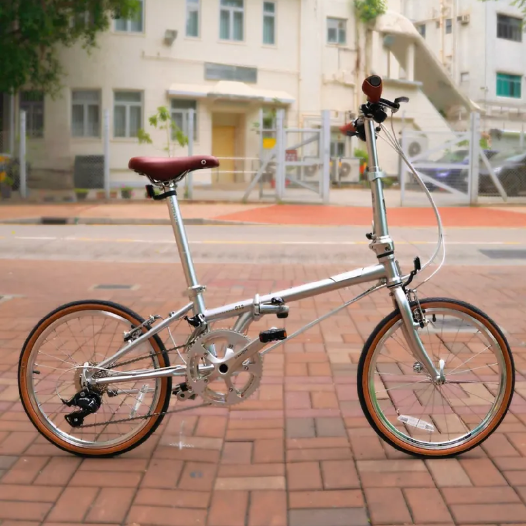 DAHON Boardwalk D18 (HAC083) Folding Bike DAHON Boardwalk D18 (HAC083) Folding Bike
