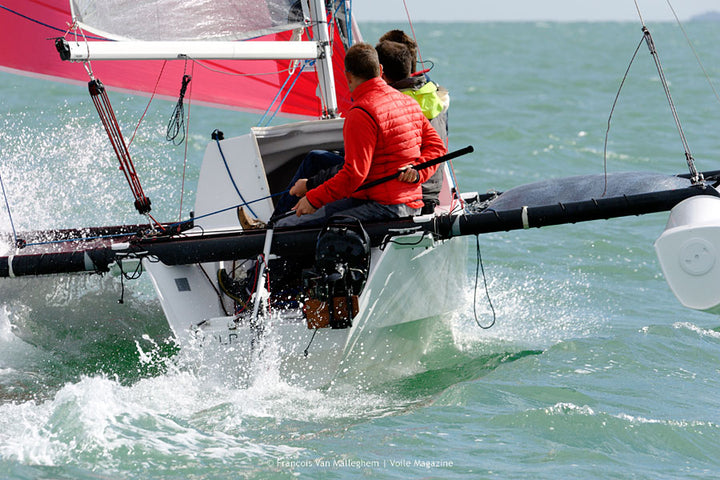 Astus Sailing Trimaran Boat 20.5 28GOODS