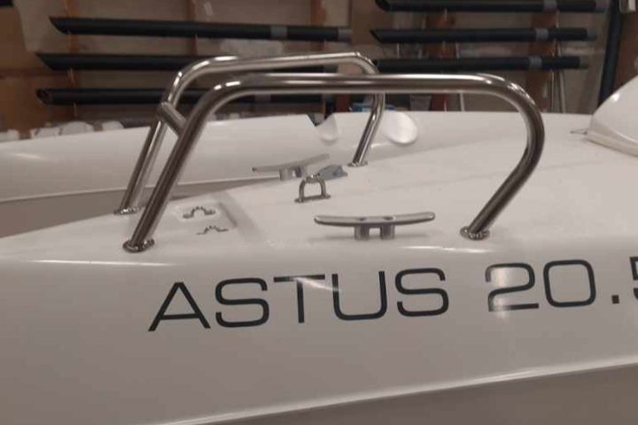 Astus Sailing Trimaran Boat 20.5 28GOODS