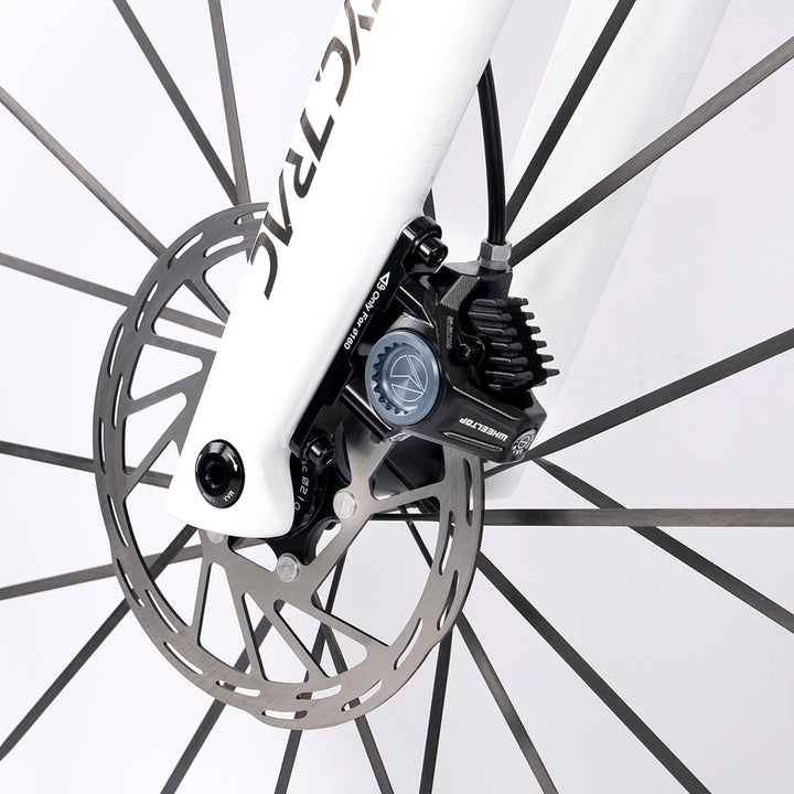 CYCTRAC R18 Carbon Road Bike