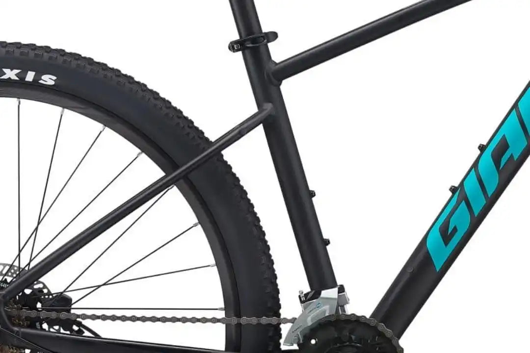 Giant 2022 Talon 3 27.5 mountain bike black chrome s/15.4 Giant 2022 Talon 3 27.5 mountain bike black chrome s/15.4
