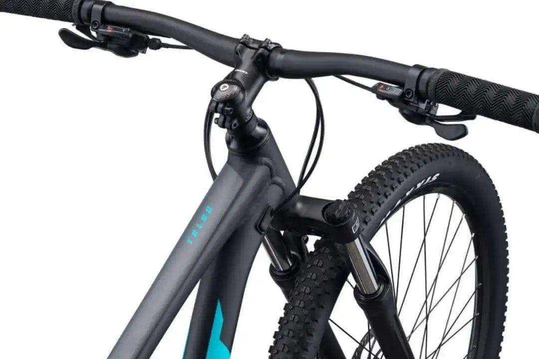 Giant 2022 Talon 3 27.5 mountain bike black chrome s/15.4 Giant 2022 Talon 3 27.5 mountain bike black chrome s/15.4