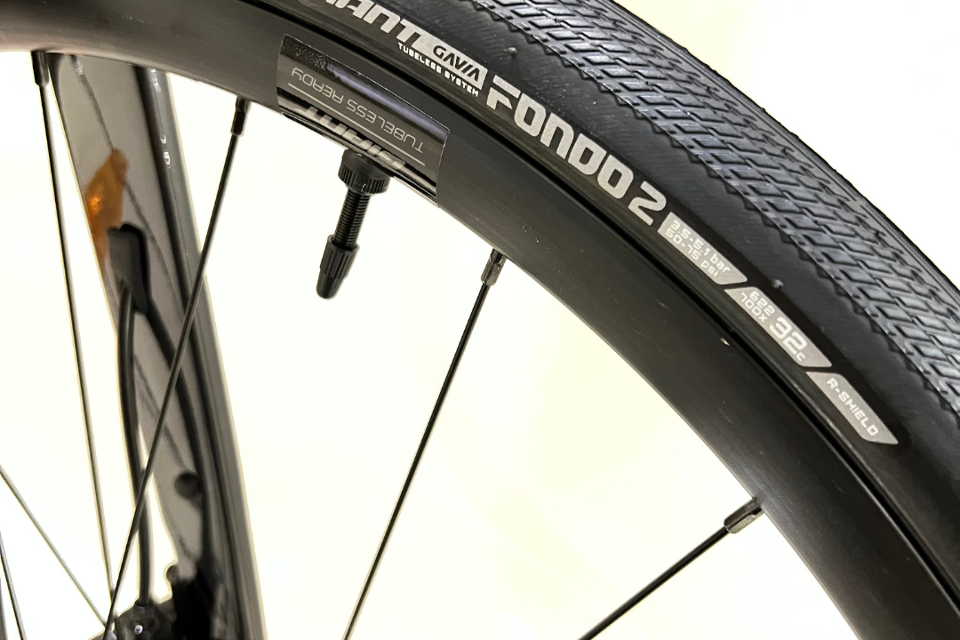 2022 GIANT Fastroad Advance Hybrid Road Bike