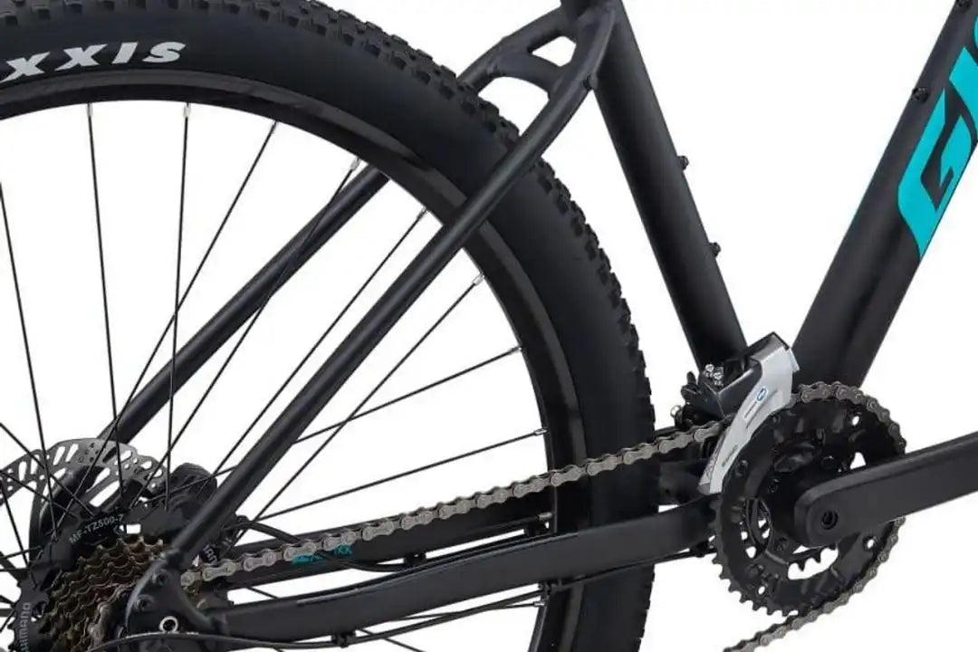 Giant 2022 Talon 3 27.5 mountain bike black chrome s/15.4"