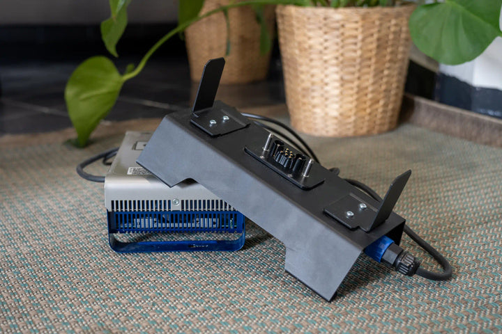 TEMO SEASIDE 8A home charger with its detachable docking station