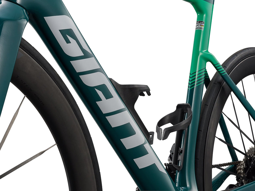 Giant Propel Advanced Pro 0 Abyss Teal frame and cockpit detail