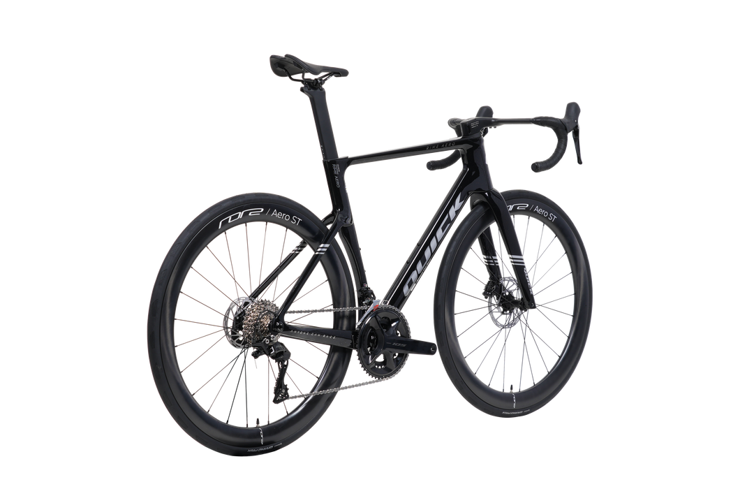 Quick Pro RIME AERO in Starry Black, alternate three-quarter view