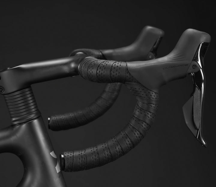 XDS X-LAB RT9 – drop handlebar and Dura-Ace Di2 lever close-up