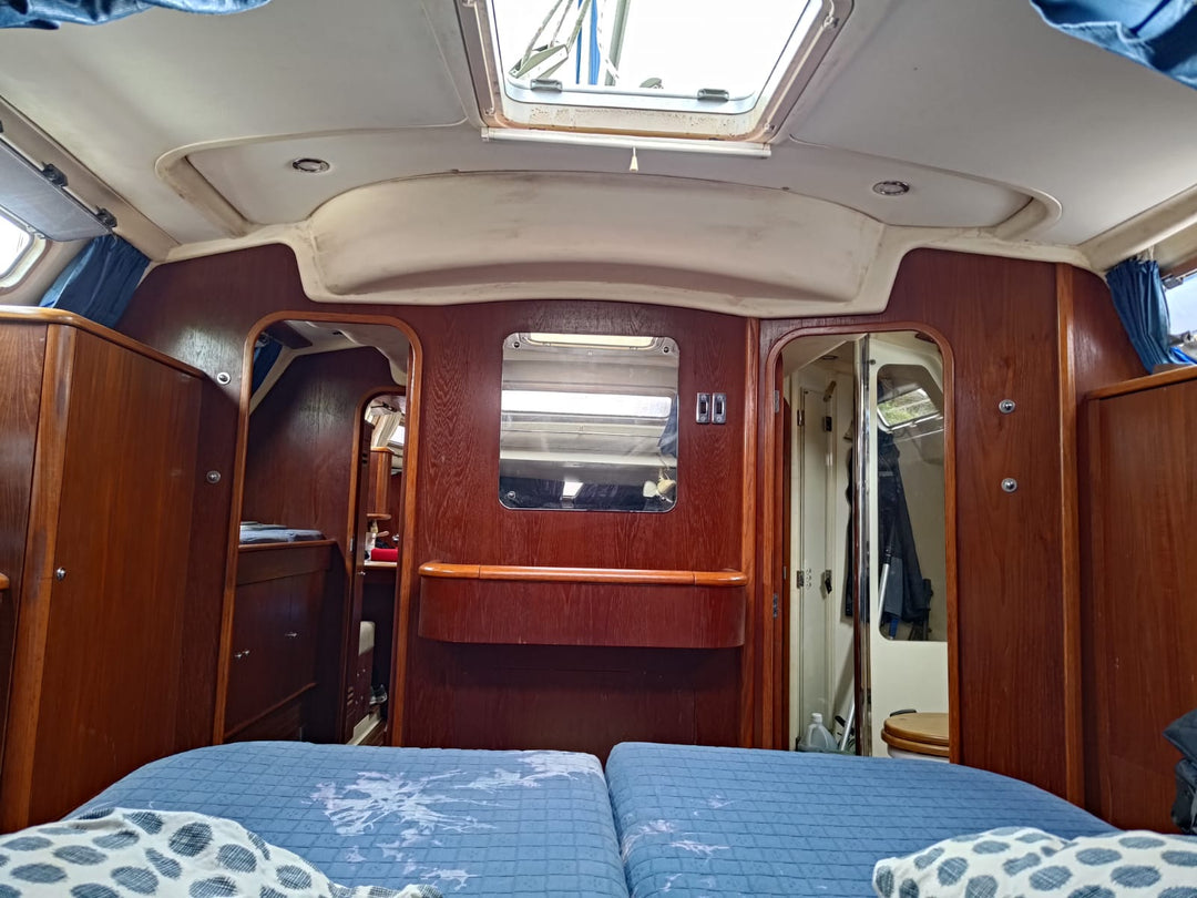 FOR SALE: Moody 42 Dixon – Elegant British 42ft Bluewater Cruiser | Year 2000 | Located in Tai Po