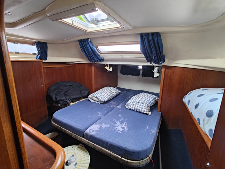 FOR SALE: Moody 42 Dixon – Elegant British 42ft Bluewater Cruiser | Year 2000 | Located in Tai Po