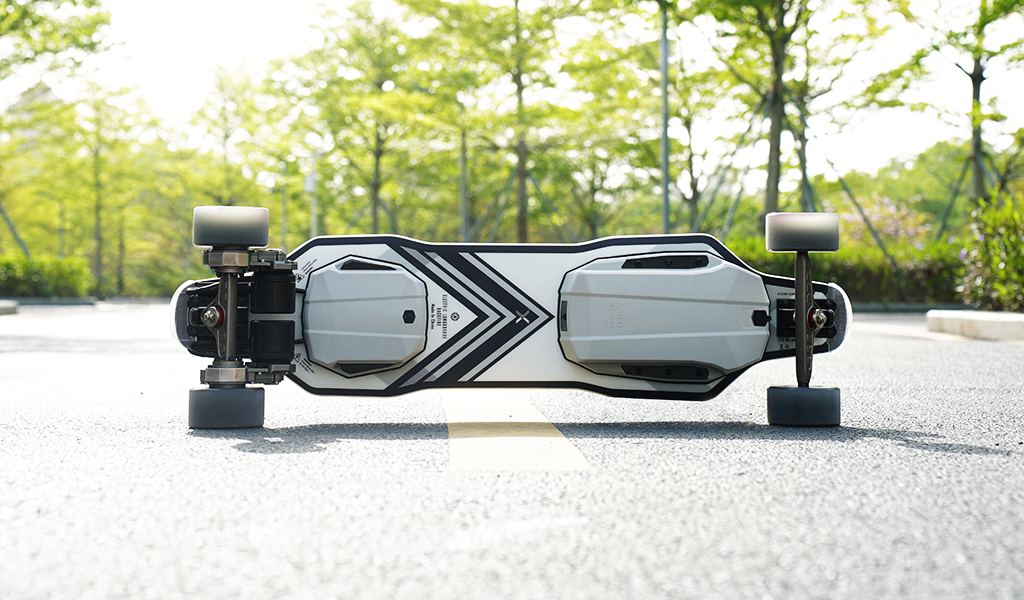Backfire Zealot X2 Gear Drive Electric Skateboard with Major V3 Remote