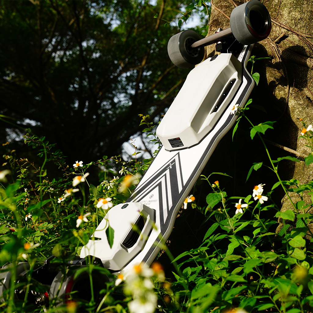 Backfire Zealot X2 Gear Drive Electric Skateboard with Major V3 Remote
