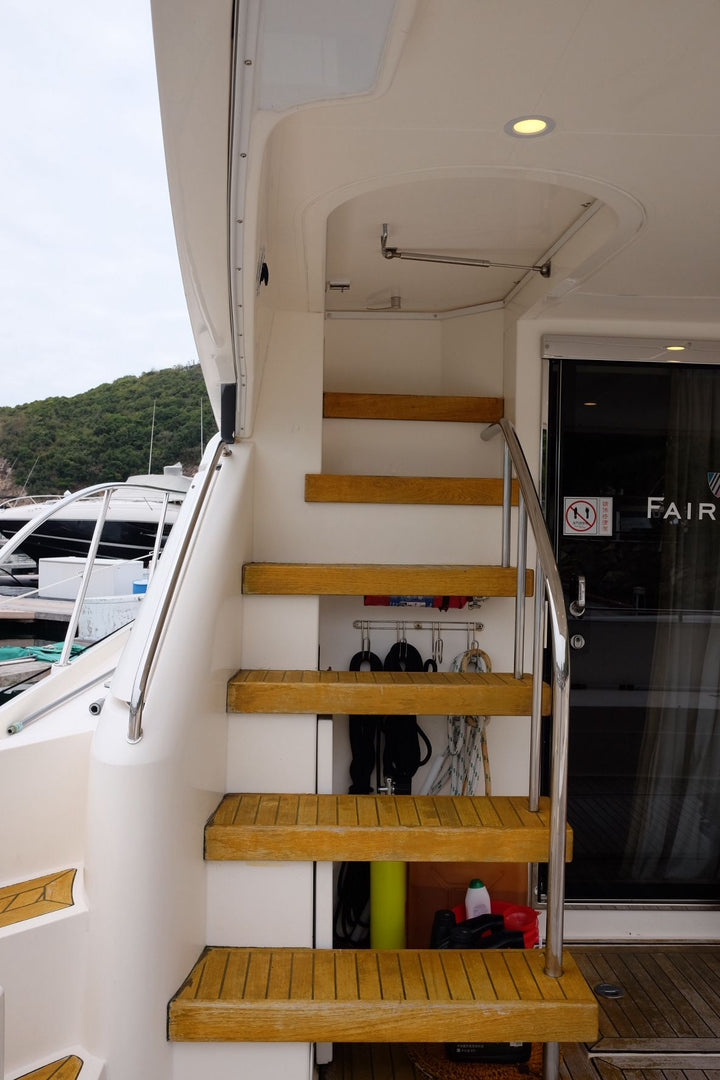 FOR SALE: 2005 FAIRLINE PHANTOM 46 – WELL MAINTAINED BY A PROFESSIONAL OWNER