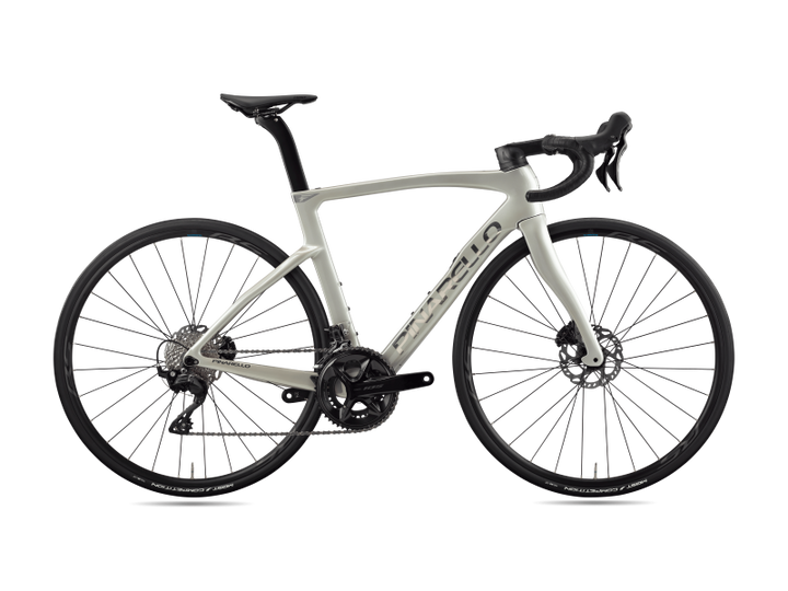 Pinarello 2026 F1 – Shimano 105 12-Speed Road Bike with RS171 Wheels