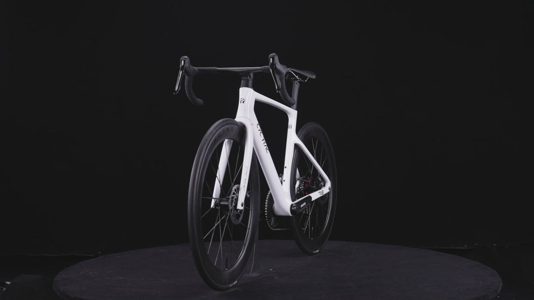 CYCTRAC R18 Carbon Road Bike